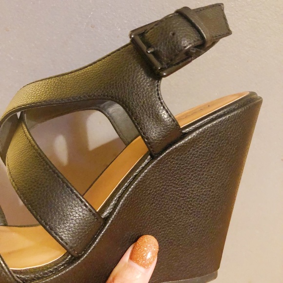 NEW Xappeal Black Strappy Wedges Heels - Picture 4 of 8